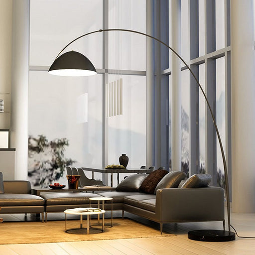 Pious black floor lamp - ksa.mafeemushkil