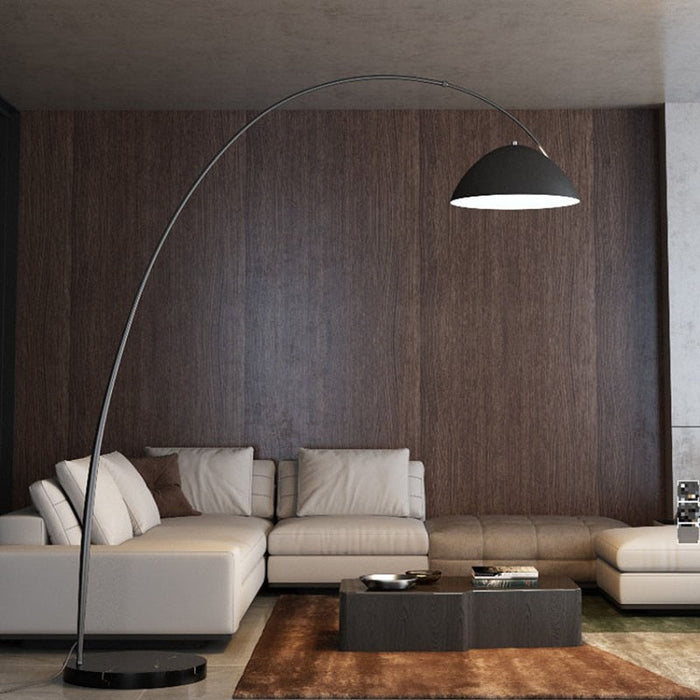 Pious black floor lamp - ksa.mafeemushkil